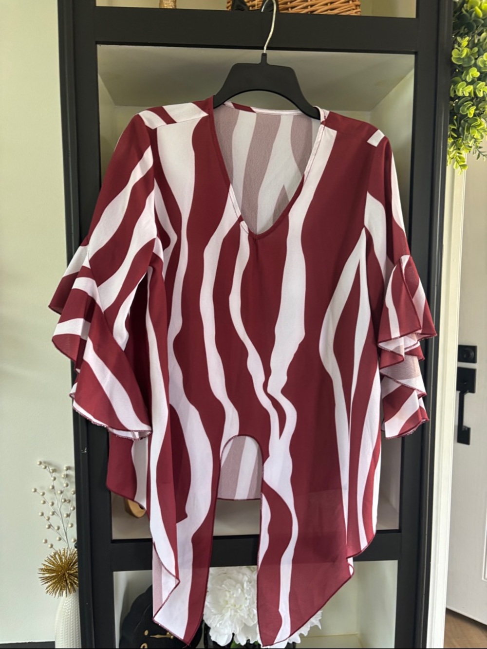 SHEIN Burgundy & White V-Neck Ruffle Sleeve Tunic